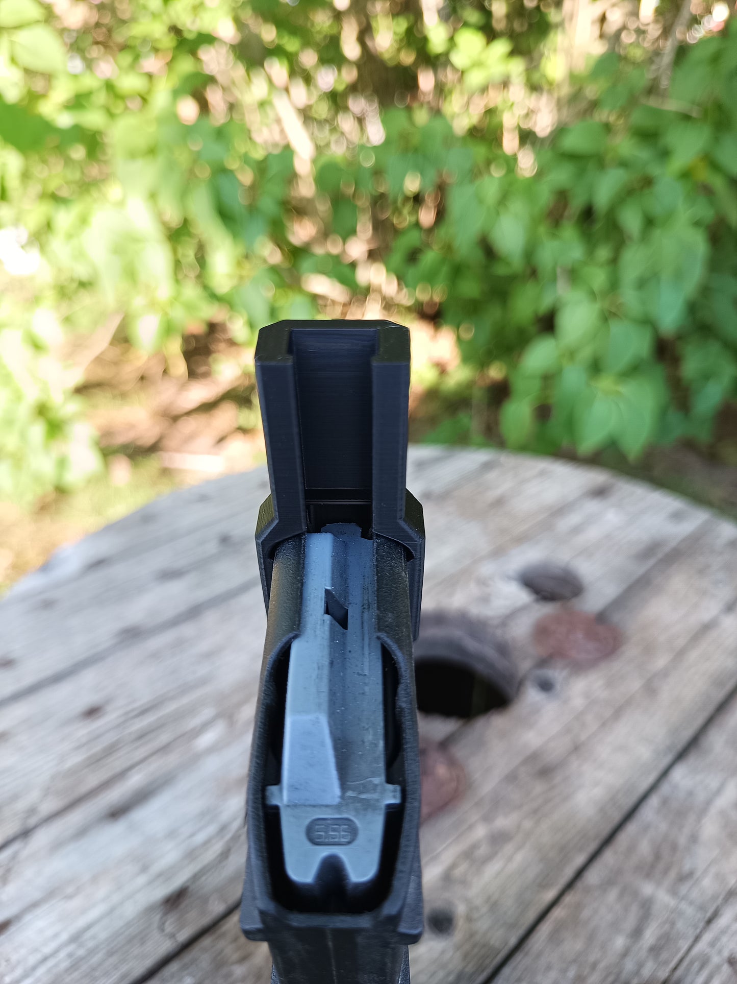 Stripper clip guide